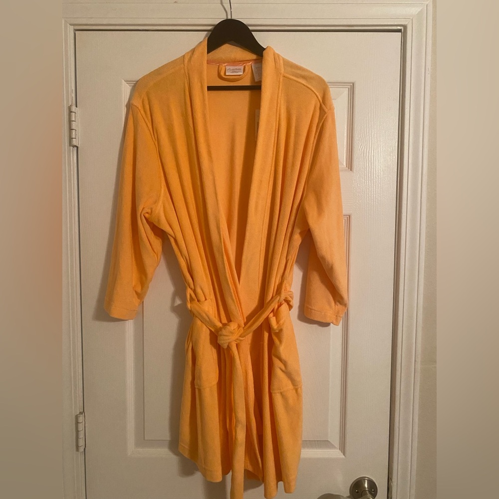 Secret Treasures Orange Bathrobe with Belt. Women’s. Plus. 2X. NWT.